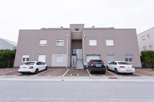 Zgrada u kojoj živi Vlado Mandić