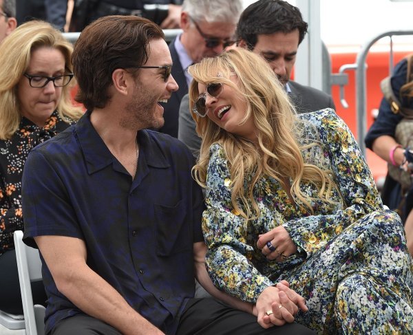 Kaley Cuoco i Tom Pelphrey