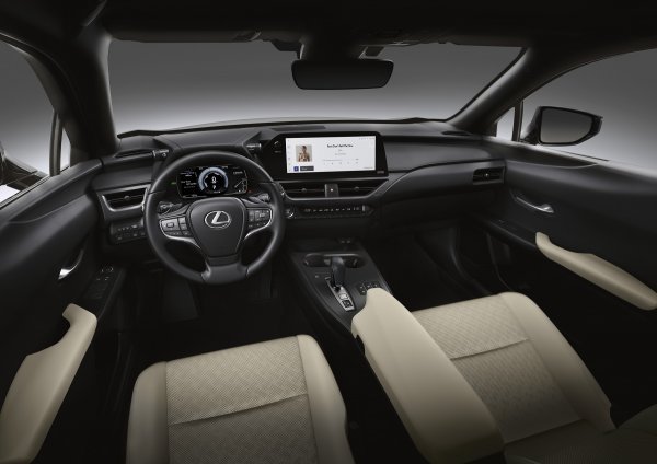 Lexus UX 300e ima novi multimedijski sustav lakši za korištenje, sa zaslonom osjetljivim na dodir koji zamjenjuje touchpad