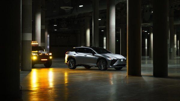 Lexus RZ 450e