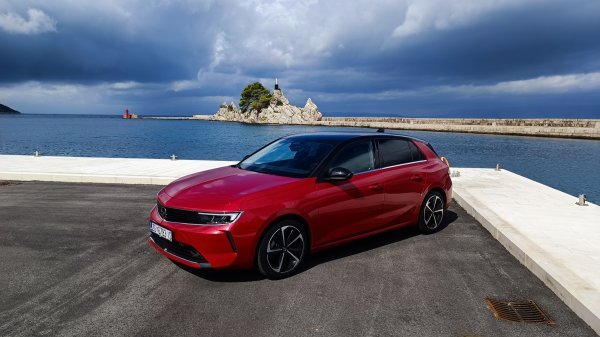 Opel Astra Elegance F 1.2 XHT S/S (96 kW/130 KS) AT8 Petrol