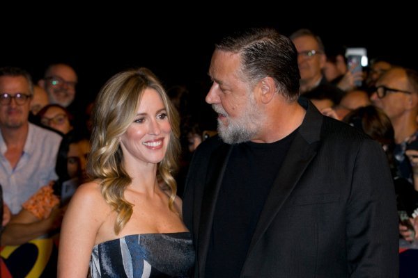 Russel Crowe i nova djevojka