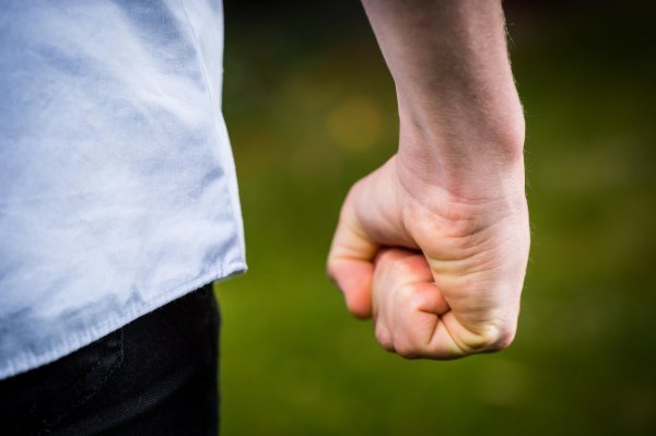 Mladića u Zagrebu pretukao zaštitar? 'Brata su izbacili kroz zatvorena staklena vrata'