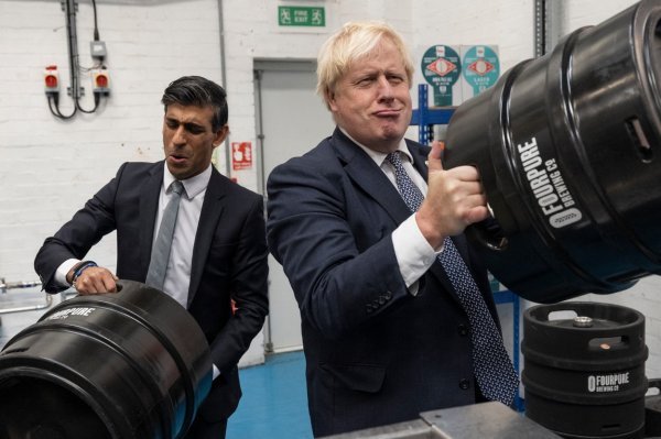 Rishi Sunak i Boris Johnson