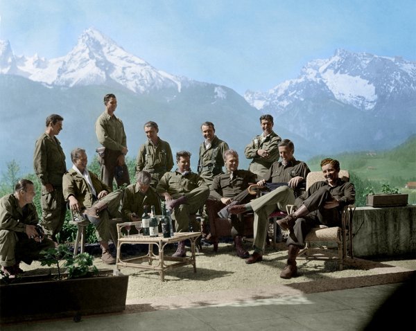 Članovi satnije E 101. zračno-desantne divizije u Hitlerovom Orlovom gnijezdu