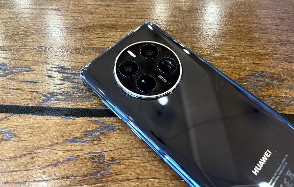 Huawei Mate 50 Pro slike uređaja