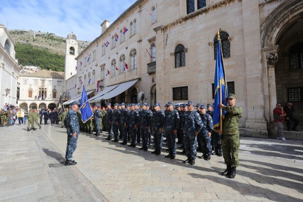 Mimohod na Stradunu povodom obilježavanja obljetnice oslobođenja Dubrovnika i juga Hrvatske