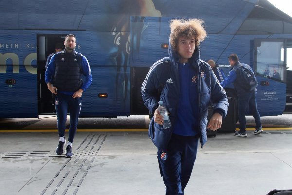 Dinamovi nogometaši otputovali su u London na utakmicu protiv Chelseaja