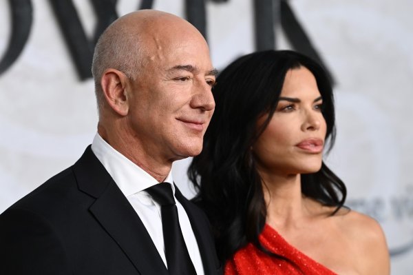 Jeff Bezos i djevojka