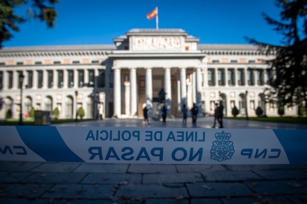 Aktivistice se zalijepile za Goyine slike