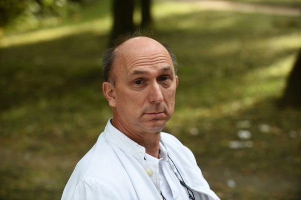 Dr. Begovac: 'Uzrok psihičkih poremećaja kod djece i adolescenata jest mozaik različitih čimbenika, od genetskih, intrapsihičkih, interpersonalnih, obiteljskih do okolišnih i socijalnih te u svakom poremećaju i u svakoj individui pretežu različiti čimbenici'