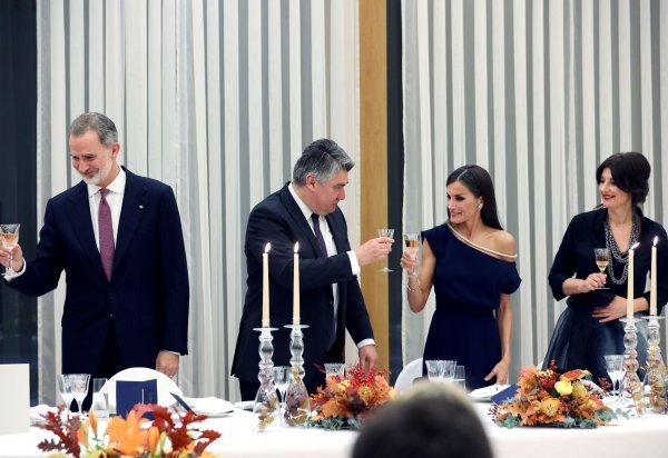 Španjolska kraljica Letizia, kralj Felipe VI, Zoran Milanović i Sanja Musić Milanović na svečanoj večeri