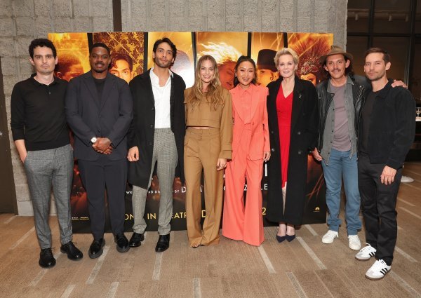 Damien Chazelle, Jovan Adepo, Diego Calva, Margot Robbie, Li Jun Li, Jean Smart, Lukas Haas i Tobey Maguire