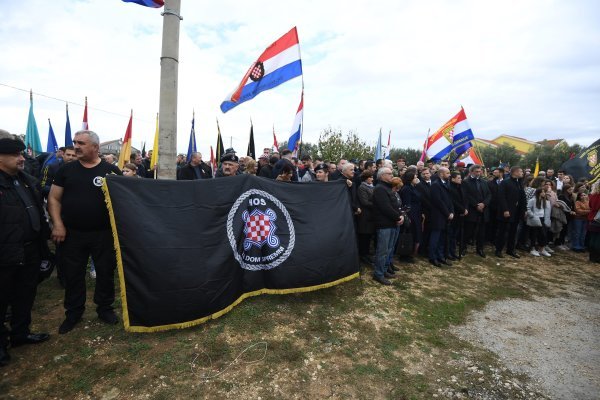 Kolona sjećanja u Škabrnji