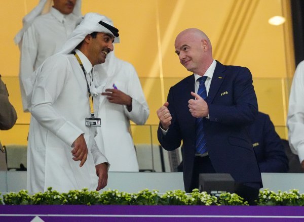 Predsjednik FIFA-e  Gianni Infantino i šeik Tamim bin Hamad Al Thani