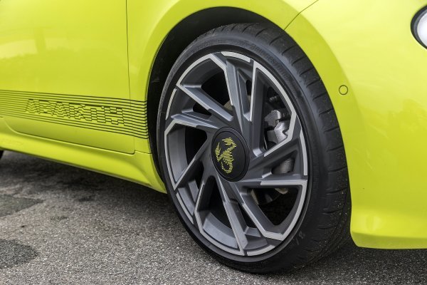 Novi Abarth 500e