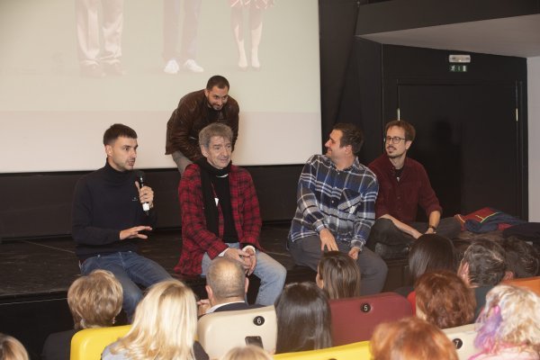 U Kinoteci Zlatna vrata prikazan je film Stric