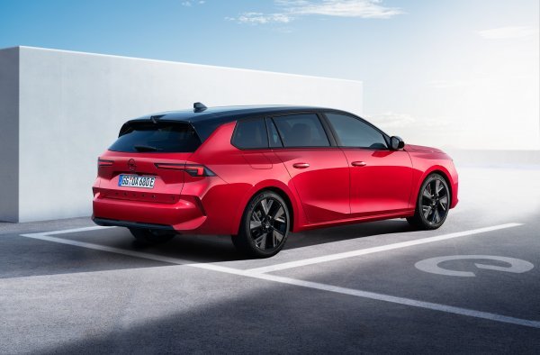 Opel Astra Sports Tourer Electric