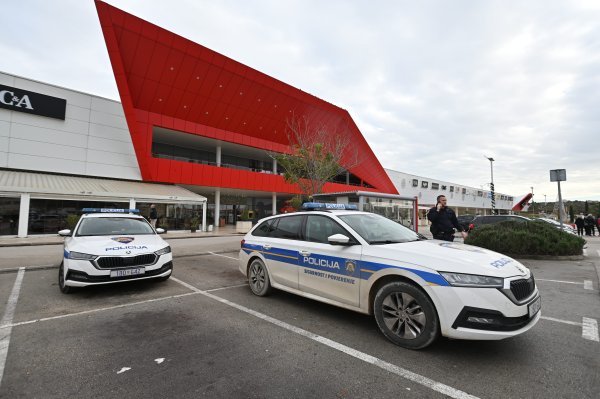 Zbog dojave o bombi evakuiran zadarski centar Supernova