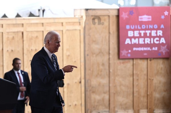 Biden u Arizoni pozdravio ulaganje TSMC-a u tvornicu čipova