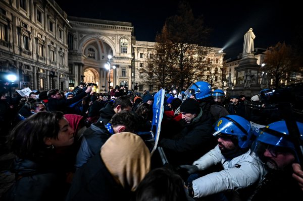 Prosvjed Ukrajinaca ispred La Scale