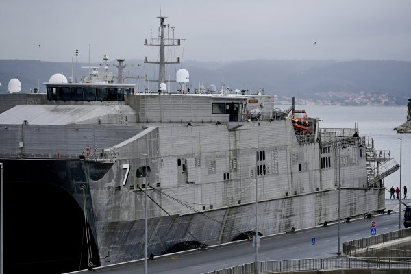 Američki vojni katamaran Carson City uplovio u splitsku luku