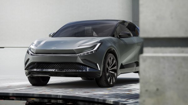 Toyota bZ Compact SUV koncept