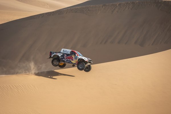 Toyota Gazoo Racing spreman za Dakar 2023.; Ažurirani i još brutalniji GR DKR Hilux T1+