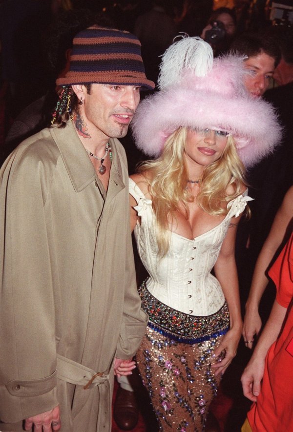 Pamela Anderson na dodjeli nagrada MTV VMA 1999. godine