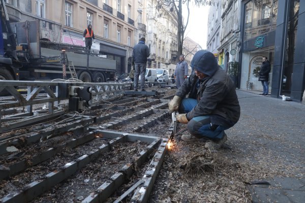 Uklanjanje terase slastičarnice Zagreb u Masarykovoj ulici