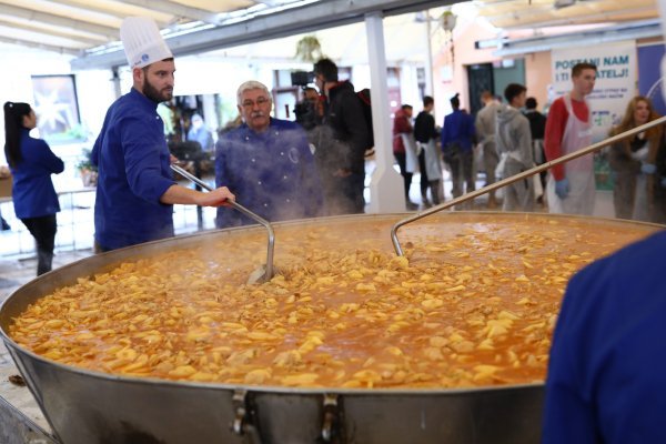 Split - Na ribarnici se prigodno sprema bakalar