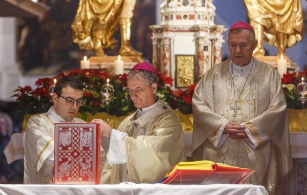 Nadbiskup Dražen Kutleša predvodio je božićnu misu u splitskoj katedrali sv. Dujma