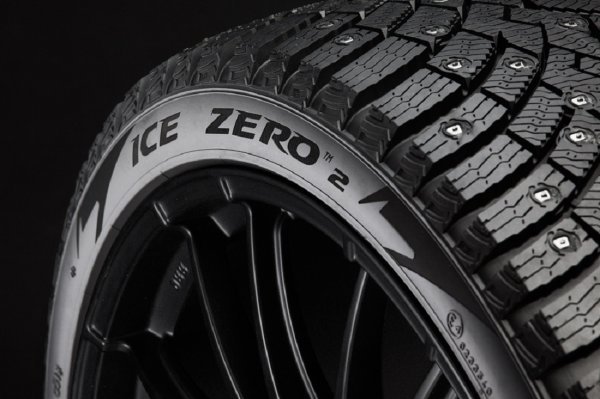Pirelli Ice Zero 2 s 'čavlima'