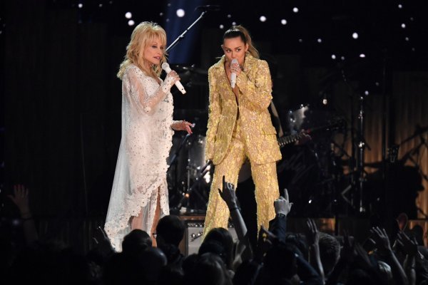 Miley Cyrus i Dolly Parton