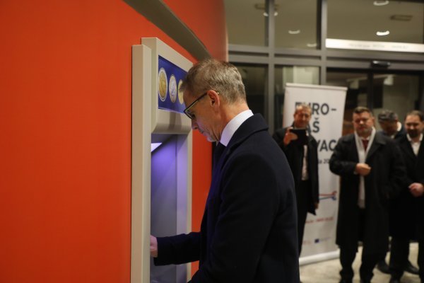 Vujčić i Primorac na bankomatu