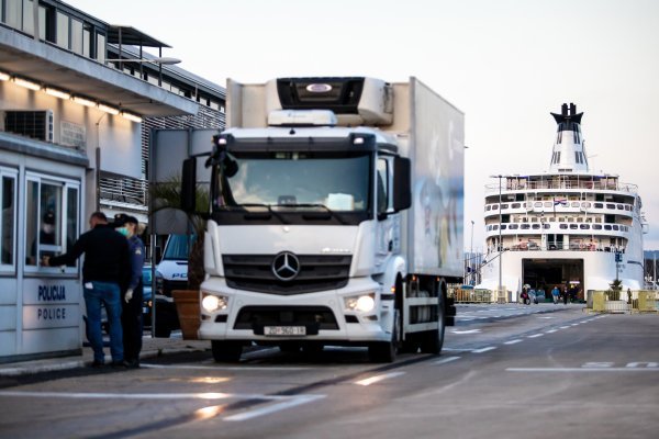 Trajekt iz Ancone uplovio pod posebnim mjerama zaštite zbog epidemije koronavirusa
