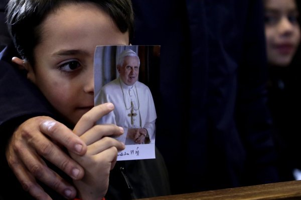 Ispraćaj pape Benedikta VI.