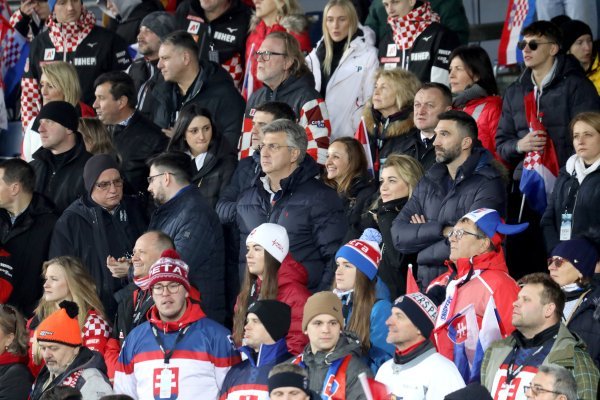 Premijer Plenković na Sljemenu pratio drugu vožnju ženskog slaloma