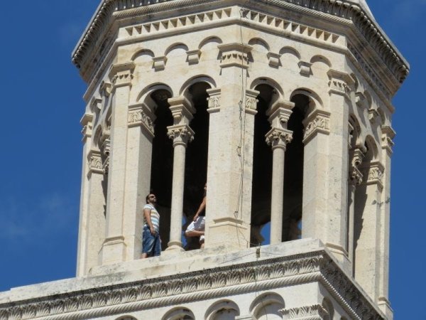 zvonik svetog duje split turisti