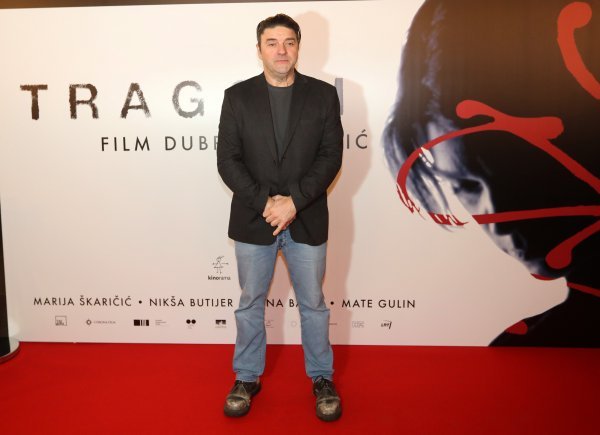 Glumac na premijeri filma 'Tragovi'