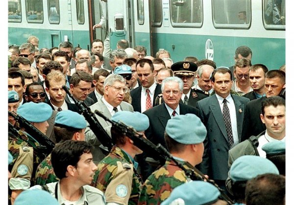 Jacques Paul Klein i Franjo Tuđman u Vlaku mira