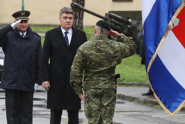 Zoran Milanović na promociji na Vojnom učilištu