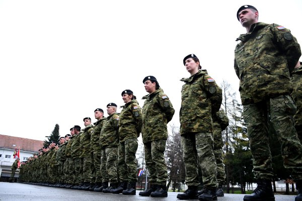 Bjelovar: Milanović na svečanom ispraćaju 11. hrvatskog kontingenta u vojarni Bilogora