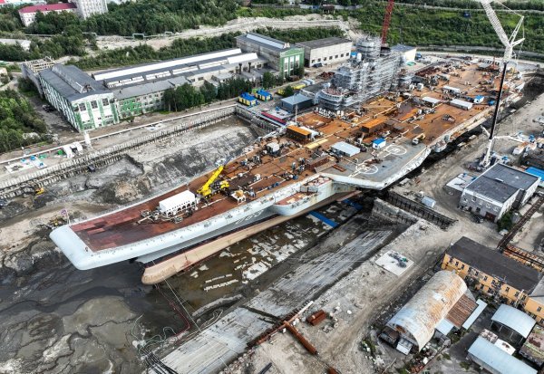 Admiral Kuznjecov nalazi se na remontu