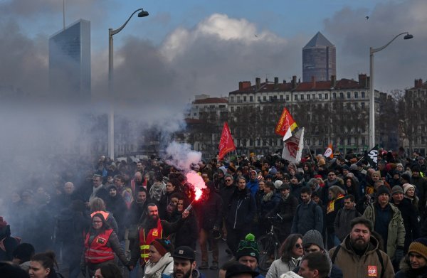 Prosvjedi protiv Macronove mirovinske reforme u Francuskoj