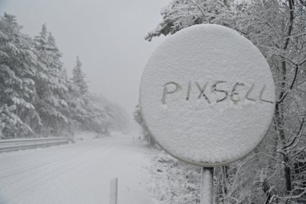 Kolaps zbog snijega i leda kod Brela