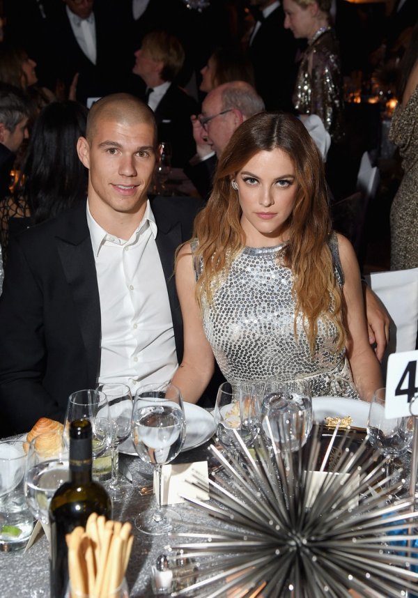 Riley Keough i Ben Smith-Petersen