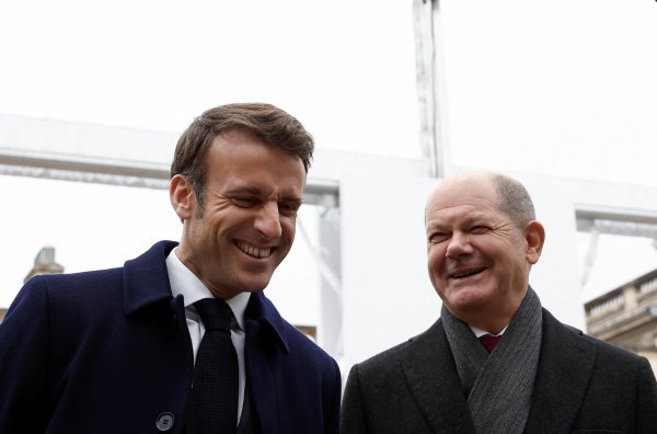Emmanuel Macron i Olaf Scholz