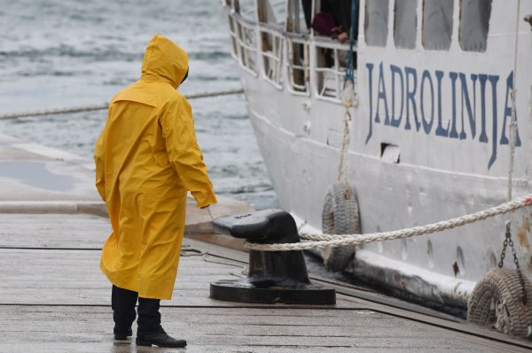 Šibenik: Unatoč jakom vjetru brodske linije održavaju promet