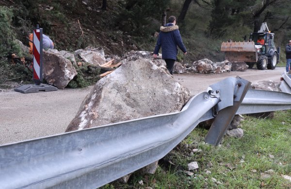 Omiš: Sanacija prometnice nakon odrona
